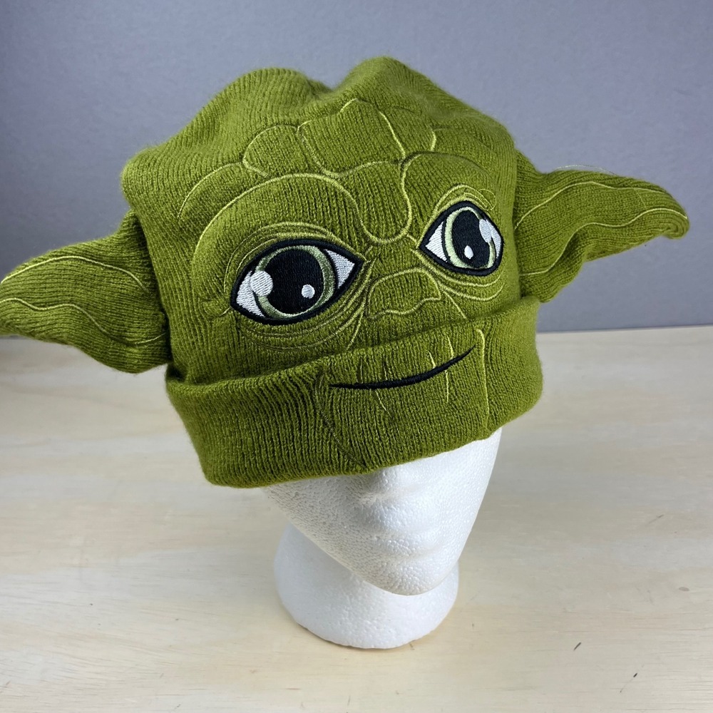 Star Wars Grogu Baby Yoda Green Knit Beanie Hat with Ears Lucasfilm RN115665